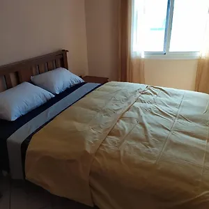  Apartamento Bright Air Conditioned Near Center